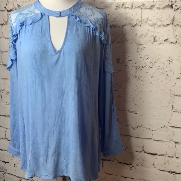 Baby blue boho lace sleeve top - Picture 4 of 6